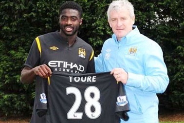 Kolo Toure tiếp bước Adebayor bêu xấu Arsenal
