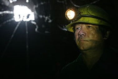 Khám phá “địa đạo” than sâu -150m 