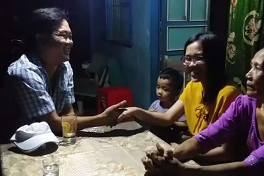 Người đàn ông đi ô tô tát phụ nữ đến nhà bị hại xin lỗi