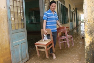 Quảng Ngãi: Đề nghị miễn giảm học phí cho học sinh vùng rốn lũ