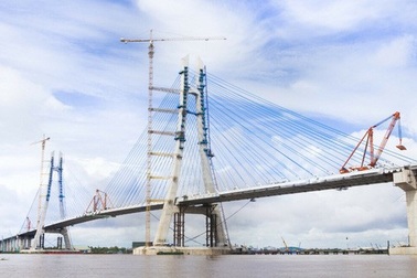 Cầu Vàm Cống nối Đồng Tháp với Cần Thơ bị nứt dầm trụ