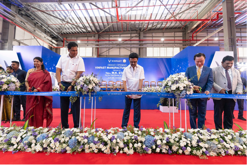 Những cột mốc đầu tiên của ngành ô tô Việt Nam trong hành trình 80 năm - 11 Những cột mốc đầu tiên của ngành ô tô Việt Nam trong hành trình 80 năm - 11