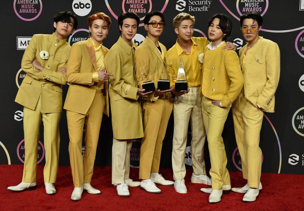 BTS giành giải nghệ sĩ của năm tại AMA 2021 - 1 BTS giành giải nghệ sĩ của năm tại AMA 2021 - 1