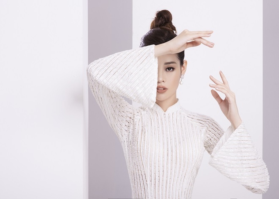 Hoa hậu Khánh Vân nền nã với áo dài - 7 Hoa hậu Khánh Vân nền nã với áo dài - 7