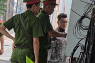 Ca sĩ Ưng Hoàng Phúc đến Công an TPHCM làm việc