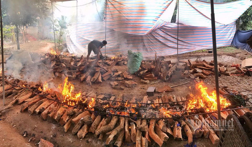 Xuyên đêm hít khói, kho 5.000 nồi cá bán Tết Canh Tý - 6 Xuyên đêm hít khói, kho 5.000 nồi cá bán Tết Canh Tý - 6