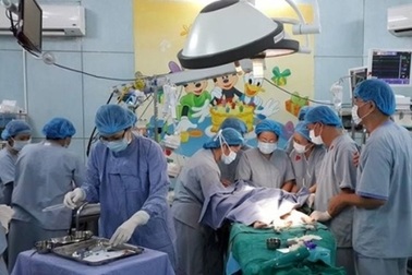 Tách cặp song sinh dính liền nhau phần ngực bụng