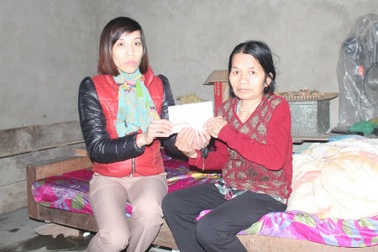 Hơn 12 triệu đồng đến với người mẹ chống chọi bệnh ung thư bằng cháo loãng