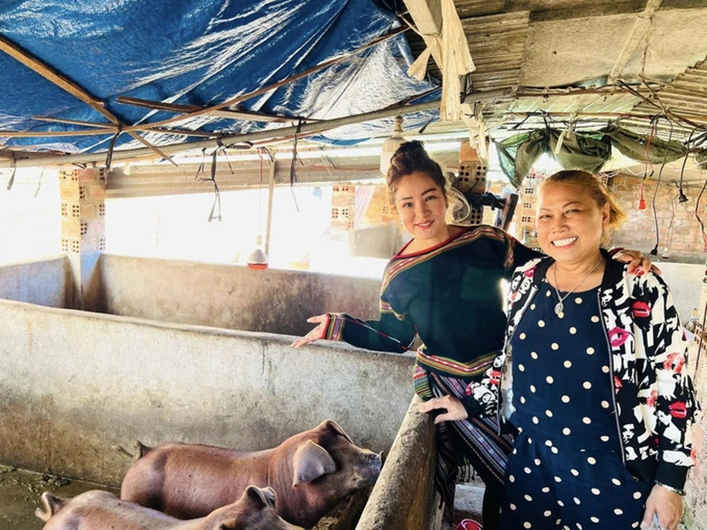 Sao Việt vướng nợ hàng tỷ đồng: Người bị cắt vai, người về quê chăn heo - 2 Sao Việt vướng nợ hàng tỷ đồng: Người bị cắt vai, người về quê chăn heo - 2