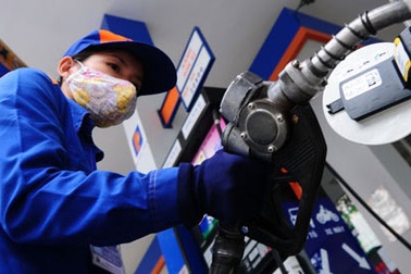 Lời 1.000 đồng/lít vẫn chưa giảm giá xăng