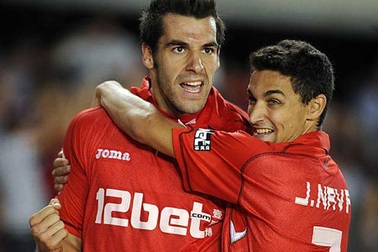 Manchester City hoàn tất thương vụ Negredo