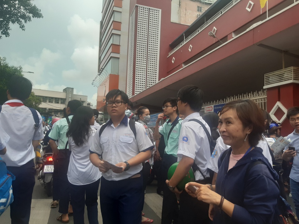 “Đại dịch Covid-19” vào đề văn thi lớp 10 tại TPHCM - 1 “Đại dịch Covid-19” vào đề văn thi lớp 10 tại TPHCM - 1