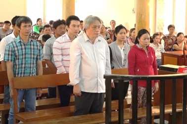 Trùm buôn lậu “Tỷ đường” và đồng bọn lãnh 35 năm tù giam