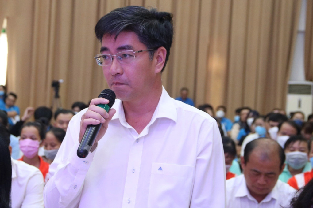 Công nhân chất vấn chính sách, ngóng hỗ trợ để bám trụ nhà máy - 3 Công nhân chất vấn chính sách, ngóng hỗ trợ để bám trụ nhà máy - 3