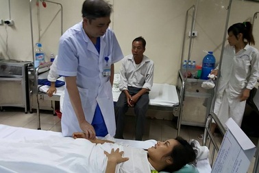 Hi hữu thai làm tổ trong ổ bụng sau cắt hai vòng trứng