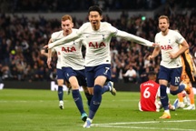 Vùi dập Arsenal, Tottenham trở lại cuộc đua top 4