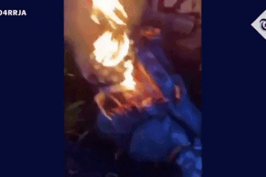 Người biểu tình thiêu cháy, ném bỏ tượng nhà thám hiểm tìm ra châu Mỹ