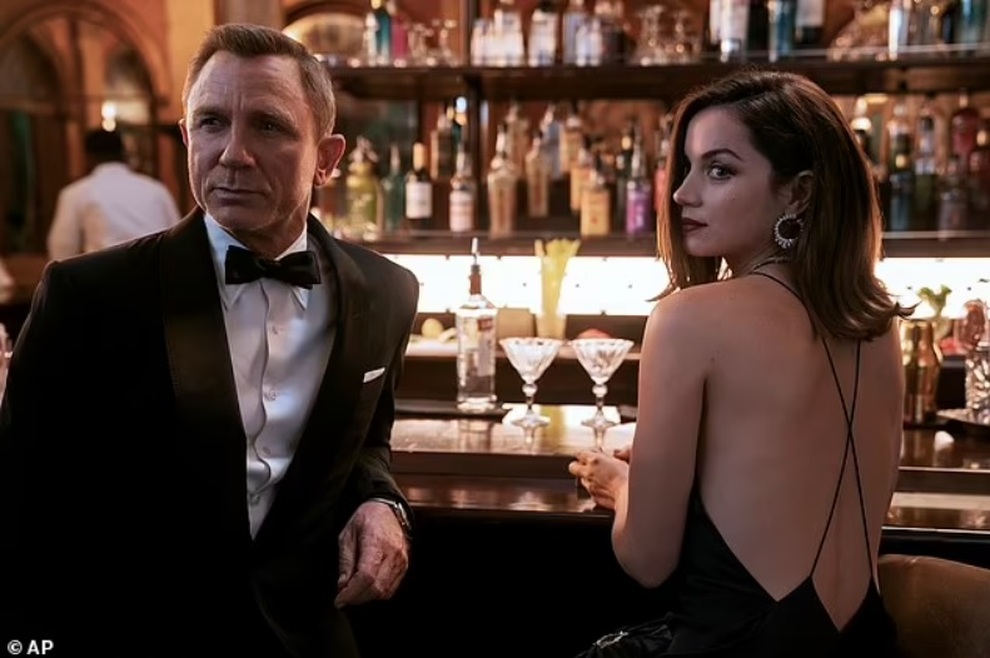Điệp viên 007 Daniel Craig khốn khổ cùng cực vì danh tiếng - 2 Điệp viên 007 Daniel Craig khốn khổ cùng cực vì danh tiếng - 2