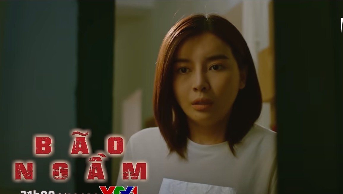 Bão ngầm: Hậu trường cảnh nữ Thiếu úy sốc vì bạn trai ngủ với đồng nghiệp - 2 Bão ngầm: Hậu trường cảnh nữ Thiếu úy sốc vì bạn trai ngủ với đồng nghiệp - 2