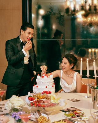 Người đàn ông đẹp trai nhất thế giới năm 2021 vừa cưới vợ - 8