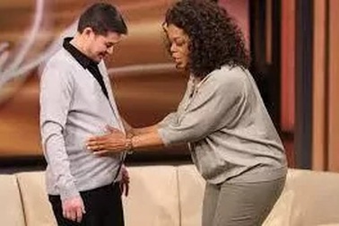 Hi hữu những người đàn ông hoãn phẫu thuật chuyển giới để đẻ con