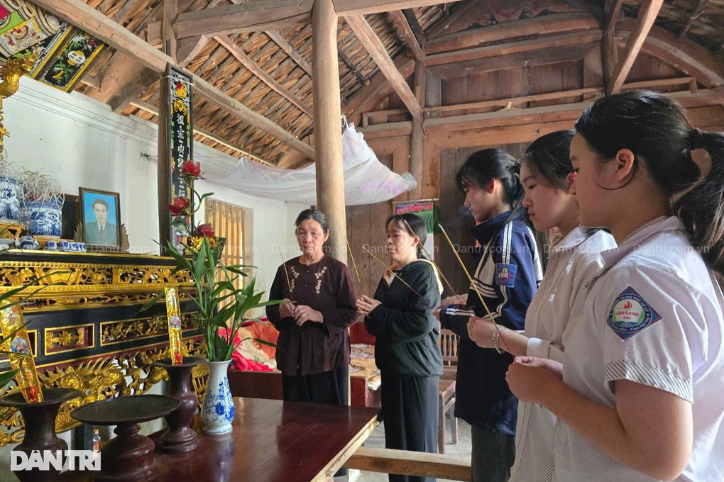 Mẹ góa mắc bệnh máu ác tính: Bố các cháu không còn, xin rủ lòng thương! - 4 Mẹ góa mắc bệnh máu ác tính: Bố các cháu không còn, xin rủ lòng thương! - 4