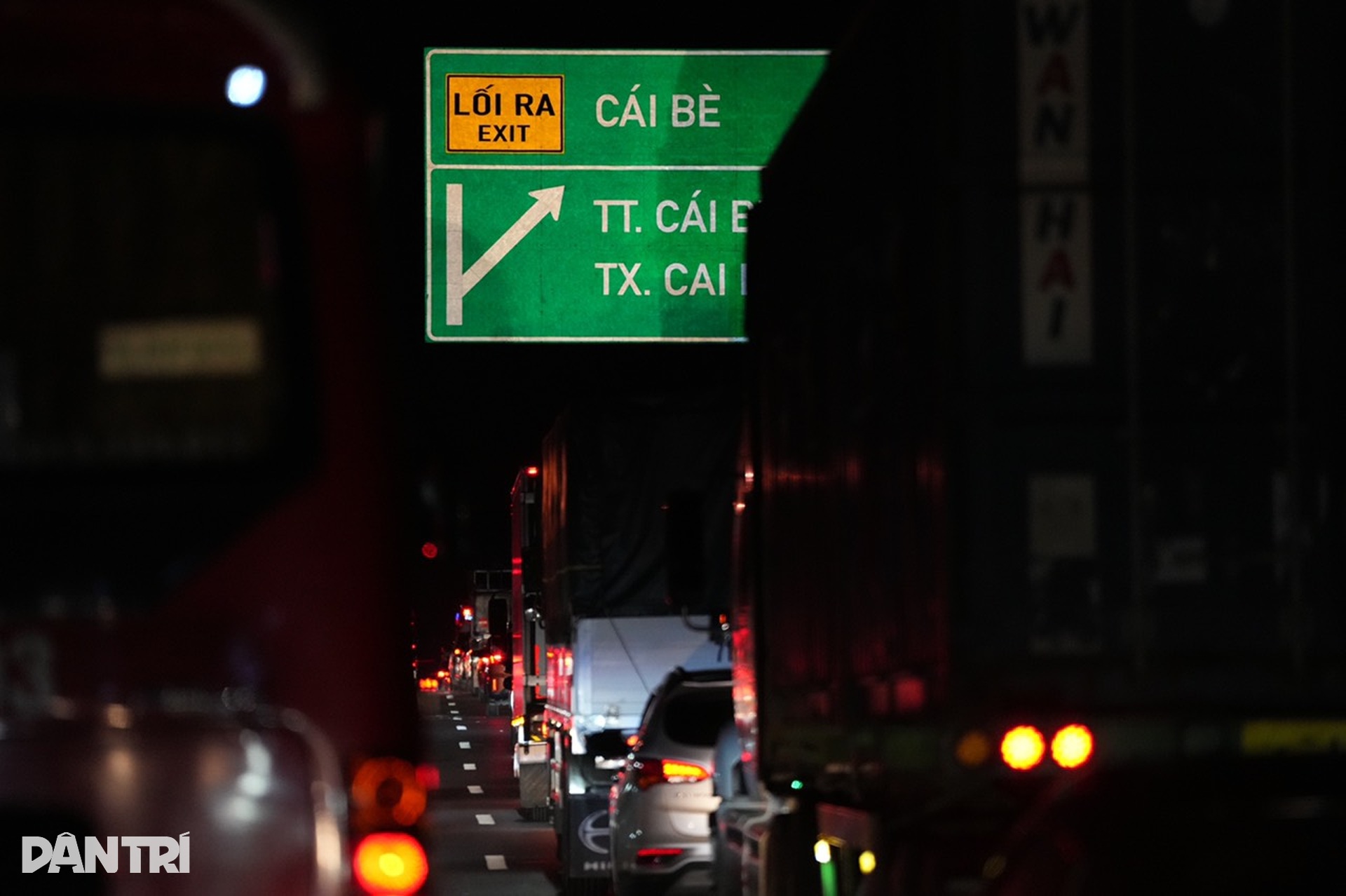 Kẹt xe 10km trên cao tốc Mỹ Thuận - Trung Lương do tai nạn ô tô liên hoàn - 10 Kẹt xe 10km trên cao tốc Mỹ Thuận - Trung Lương do tai nạn ô tô liên hoàn - 10