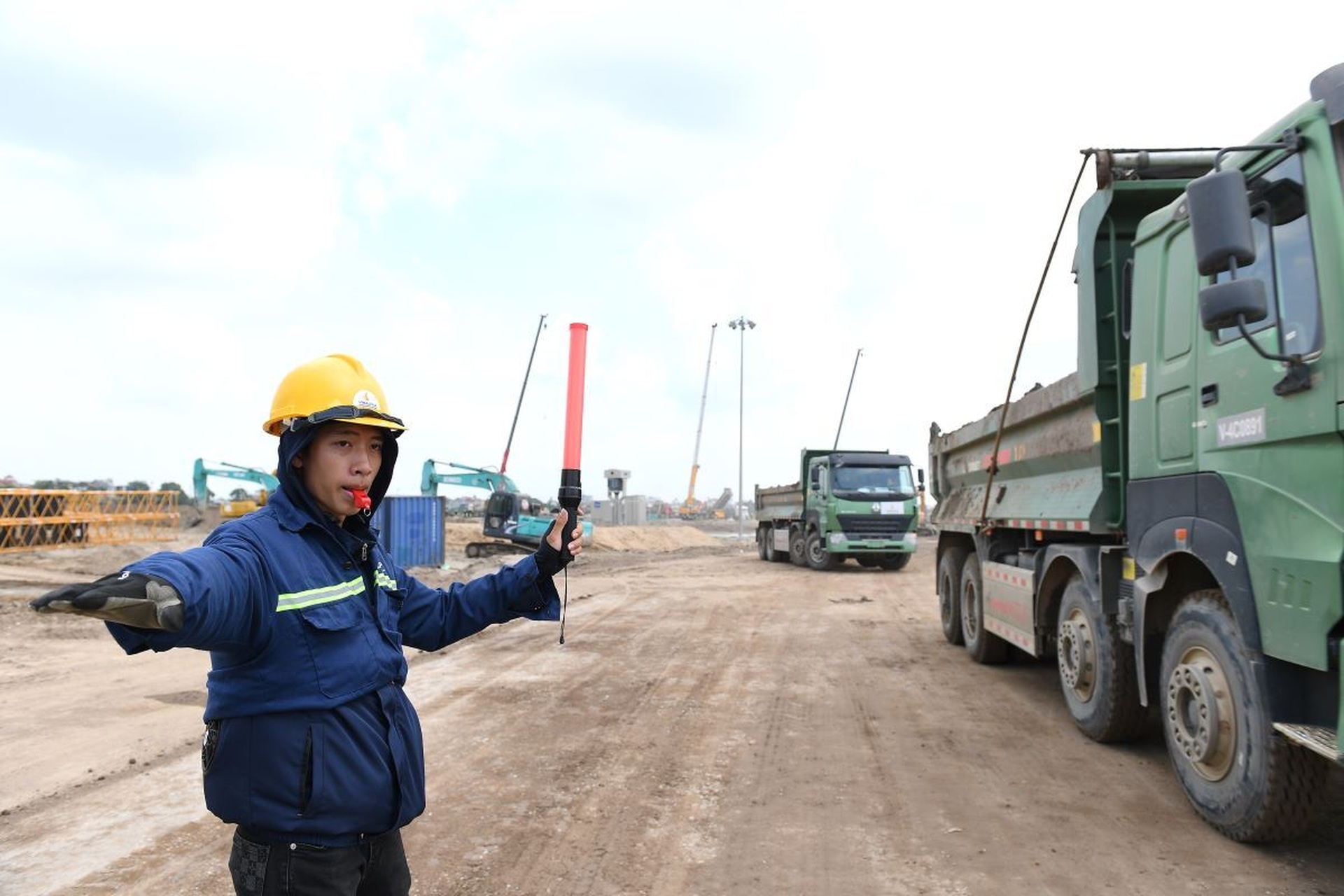 Không khí ngày tuyển dụng lao động cho dự án Khu đô thị Thể thao Quốc tế Hà Nội - 8