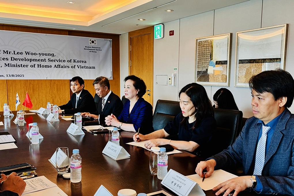 Bộ trưởng Bộ Nội vụ làm việc với Cơ quan phát triển nguồn nhân lực Hàn Quốc - 1 Bộ trưởng Bộ Nội vụ làm việc với Cơ quan phát triển nguồn nhân lực Hàn Quốc - 1