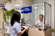 Nhiều người Hà Nội da như "hoa gấm" nhưng không tin mình bị ghẻ