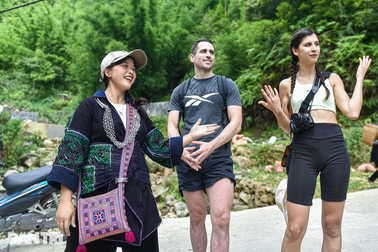 Độc đáo trang phục của người Mông đen ở Sa Pa