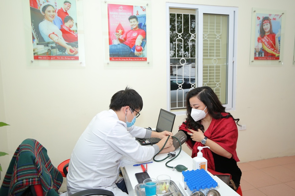 NSƯT Tố Nga kêu gọi hiến máu tình nguyện giữa dịch virus corona - 3 NSƯT Tố Nga kêu gọi hiến máu tình nguyện giữa dịch virus corona - 3