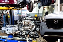 Tự thay dầu cho xe, chủ chiếc Mazda phải trả giá đắt gấp 50 lần