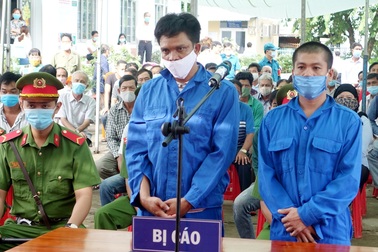 3 đối tượng đưa người xuất cảnh trái phép lĩnh 14 năm tù