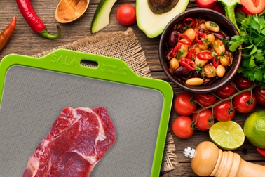 Thớt kính cường lực SALA – Bạn thân của mẹ Việt trong gian bếp