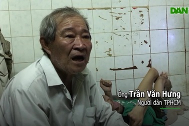 Hai năm đảo lộn cuộc sống của ông xe ôm già