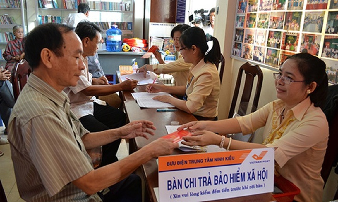 Sẽ thống nhất quy định nâng tuổi nghỉ hưu với viên chức có trình độ - 1 Sẽ thống nhất quy định nâng tuổi nghỉ hưu với viên chức có trình độ - 1