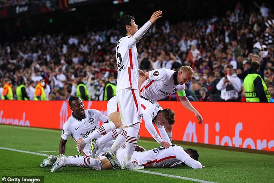 Bại trận tại Nou Camp, Barcelona bị loại ở Europa League - 3 Bại trận tại Nou Camp, Barcelona bị loại ở Europa League - 3