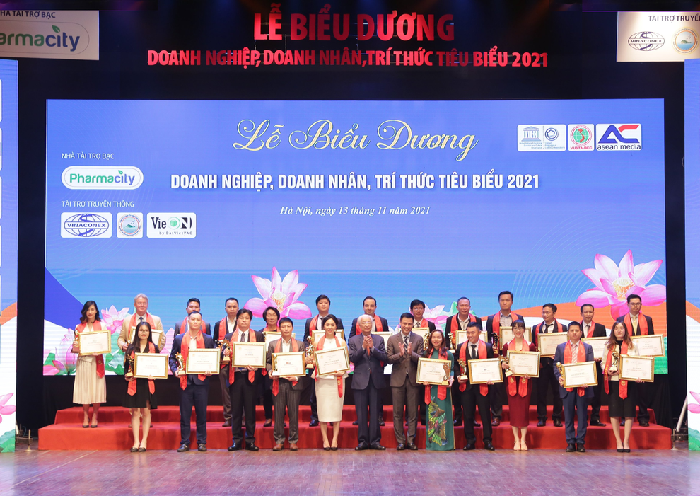 Công ty Botania nhận giải thưởng Top 10 Thương hiệu được tin dùng nhất Việt Nam - 2 Công ty Botania nhận giải thưởng Top 10 Thương hiệu được tin dùng nhất Việt Nam - 2
