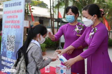 Xuất hiện F0 trong cộng đồng, học sinh quay trở lại học trực tuyến