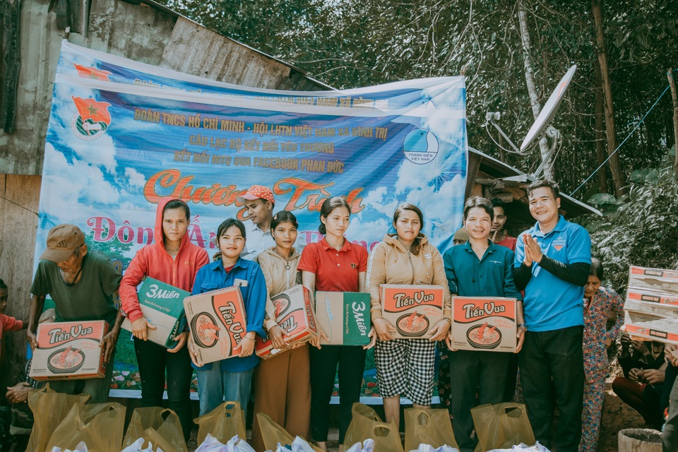 Gặp thủ lĩnh thanh niên 9X đam mê làm thiện nguyện - 5 Gặp thủ lĩnh thanh niên 9X đam mê làm thiện nguyện - 5