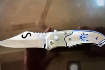 Ngăn nhóm nữ sinh đánh nhau, một nữ sinh bị đâm bằng dao