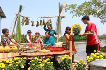 Đi chợ Tết với má, hồi xưa...