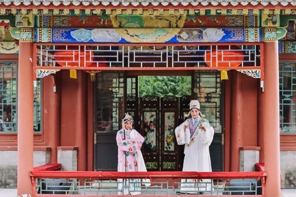 Trải nghiệm dùng bữa “như Vua” tại Cung Hoàng tử - 3 Trải nghiệm dùng bữa “như Vua” tại Cung Hoàng tử - 3