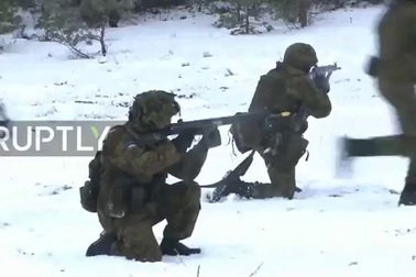 NATO tập trận "Gươm thép" trong tuyết giá