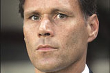 Van Basten sẽ “nắm” Ajax Amsterdam mùa tới