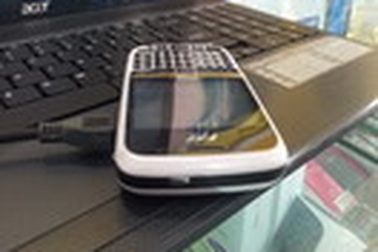 FPT F99 3G - điện thoại kiêm Modem 3G ăn khách