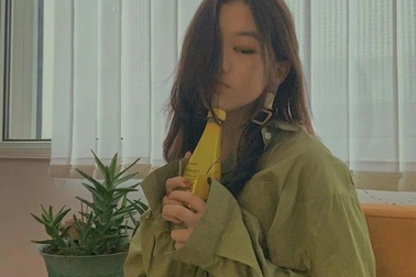 13 tuổi, con gái Vương Phi “lột xác” trở nên xinh đẹp