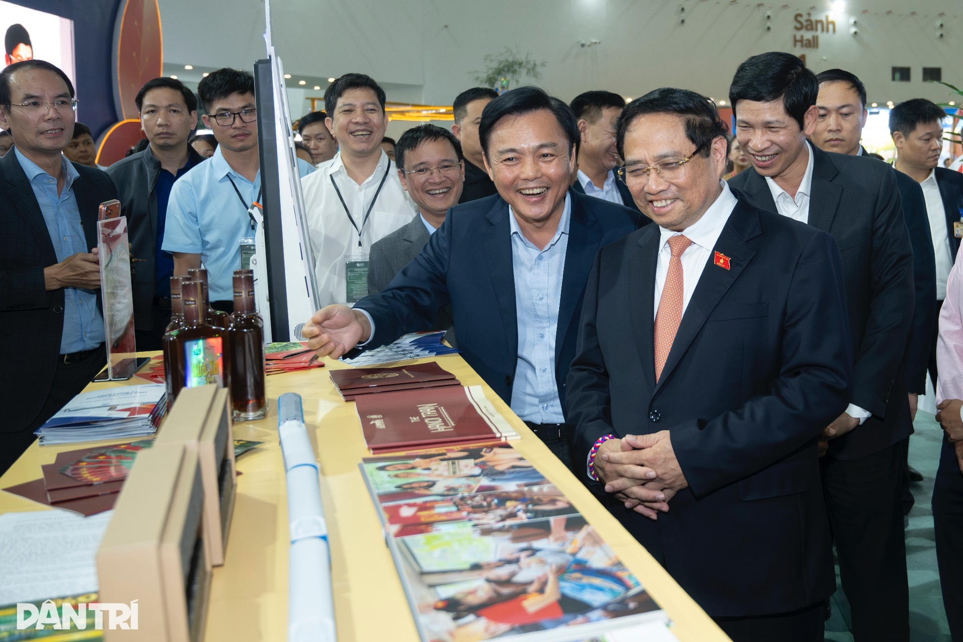 Thủ tướng Phạm Minh Chính kiểm tra công tác chuẩn bị Hội chợ Mùa Thu 2025 - 7 Thủ tướng Phạm Minh Chính kiểm tra công tác chuẩn bị Hội chợ Mùa Thu 2025 - 7