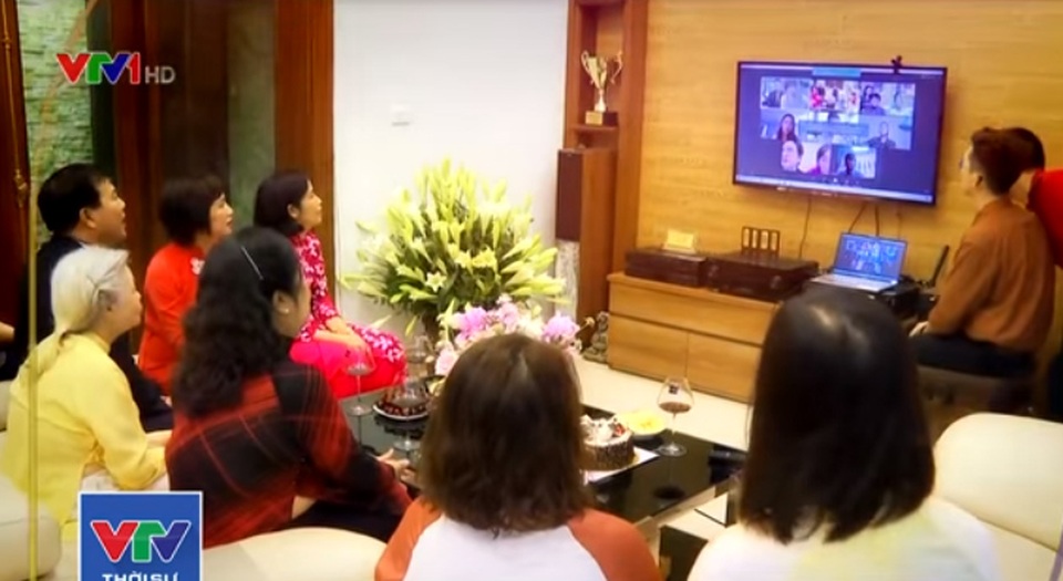 Cặp đôi Việt cưới ở Mỹ, hai họ chứng kiến qua tivi - 1 Cặp đôi Việt cưới ở Mỹ, hai họ chứng kiến qua tivi - 1